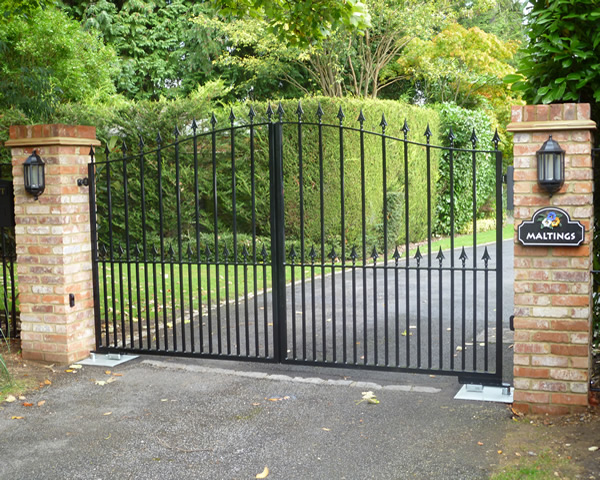 Site survey and installation evidence from Ark Wrought Ironwork Limited
